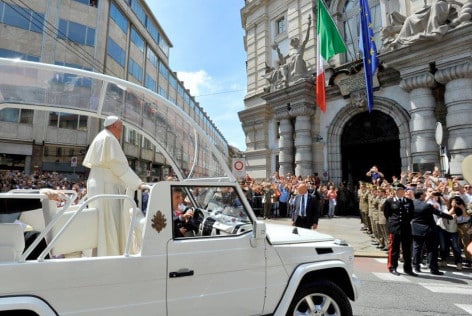 Il Papa davanti alla Scuola di applicazione dell'Esercito (foto E.I.)
