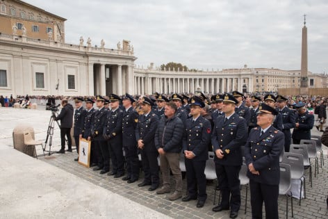 Il personale del 9° Stormo schierato durante Udienza Papale