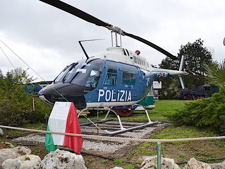 Consegnato ufficialmente l’elicottero Poli-30 al Museo Memoriale della Libertà