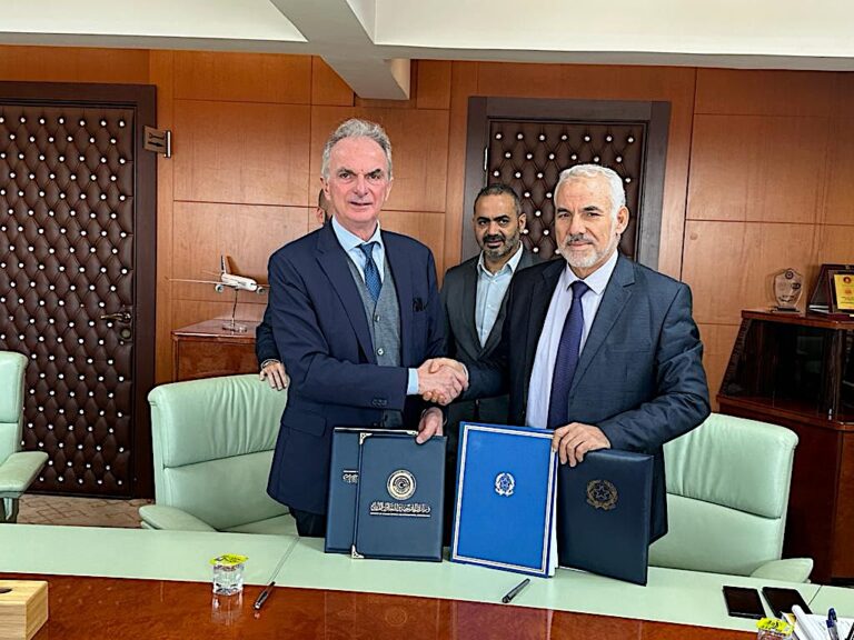 Il Presidente Enac Pierluigi Di Palma firma a Tripoli l’accordo con la Libia per riprendere e implementare i collegamenti aerei tra i due Paesi