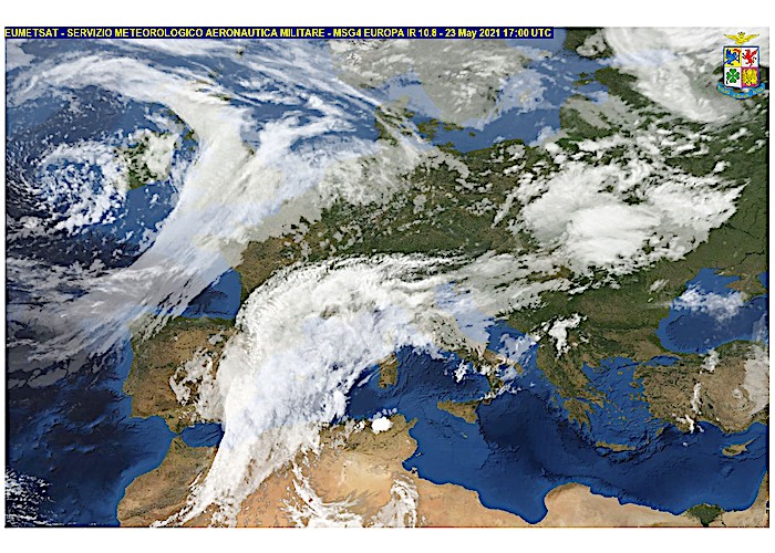 Maltempo: in arrivo temporali al Centro-Nord: Allerta gialla su quattro regioni