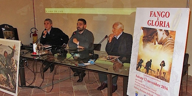 Da destra: Renzo Preda, presidente Unuci Lugo, il sindaco Davide Ranalli e Mauro Antonellini, presidente Squadriglia del Grifo (foto: Ufficio Stampa Unione Comuni Bassa Romagna)