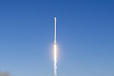 SpaceX: l’atterraggio del razzo è perfetto (Agenzia Dire)