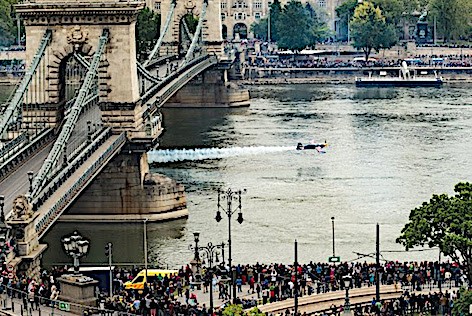 Il Campionato del Mondo Red Bull Air Race vola a Budapest per la prima tappa europea