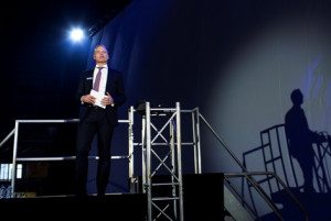 Rickard Gustafson, presidente e CEO di SAS durante la presentazione dei nuovi velivoli