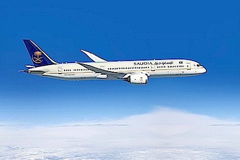 SAUDIA-Dreamliner 2 472x
