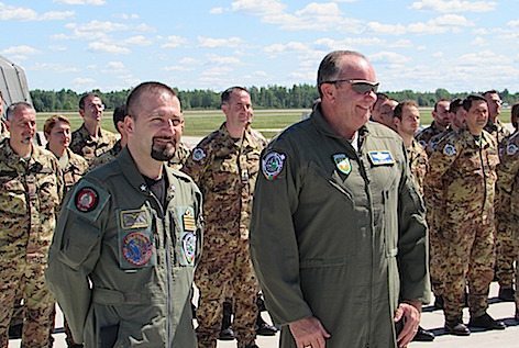 Da sx.: il General U.S. Air Force Philip M. Breedlove, e il Colonnello Vito Cracas, Comandante della TFA (foto A.M.)
