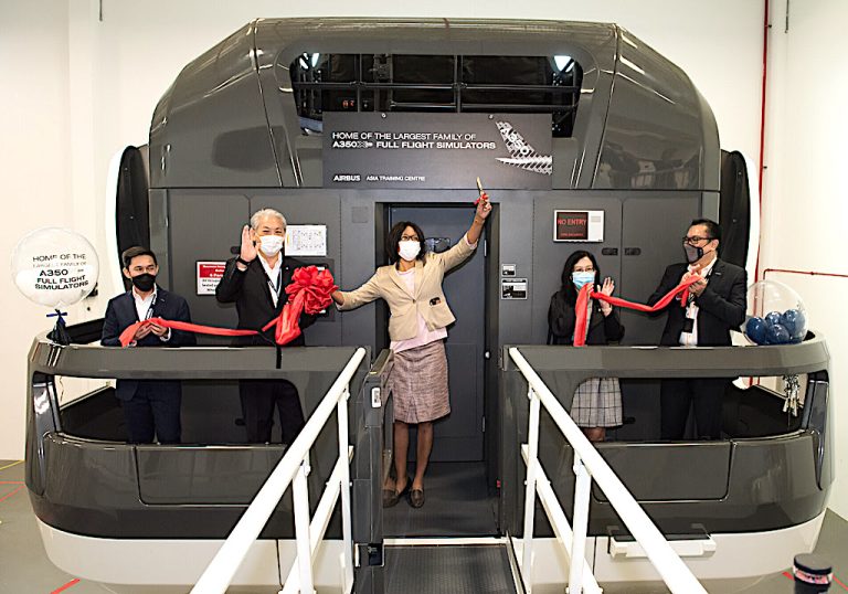 Airbus Asia Training Center inaugura il quarto simulatore di volo completo A350