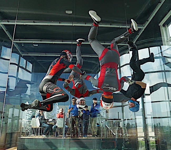 Skydiving 3ea52e14-f19d-4eeb-86f6-2b7f3f462c8a