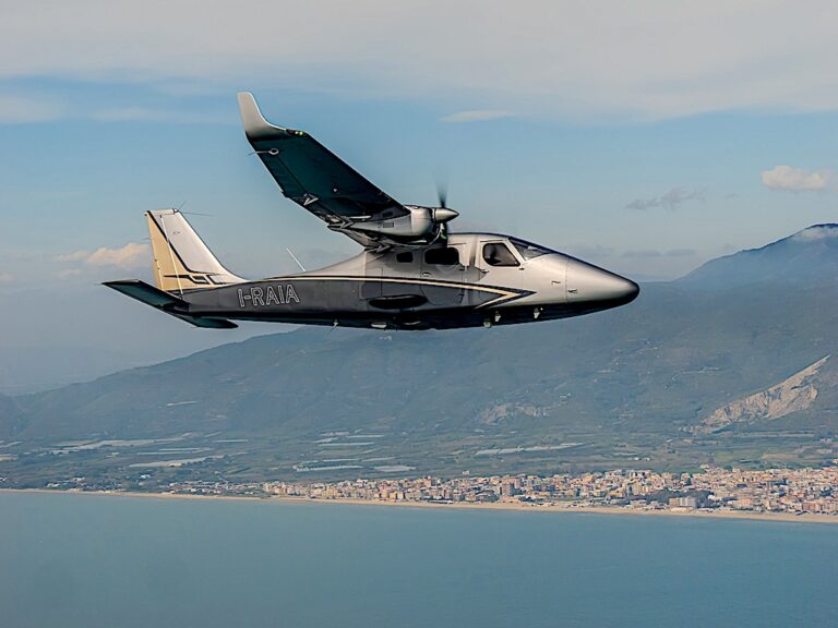 Tecnam svela il nuovo bimotore P2006T NG