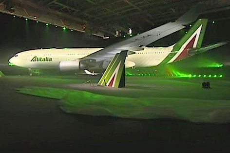 Alitalia guarda al futuro: nuovo brand, nuova livrea degli aerei, nuovi interni e nuovi servizi di bordo