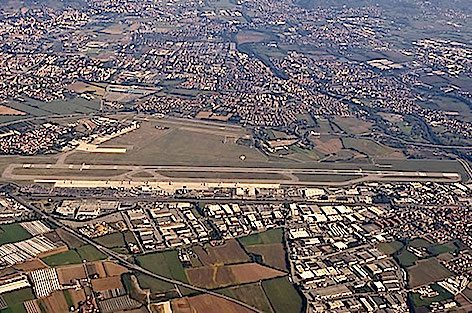 Aeroporto di Bergamo: uscito di pista un aereo cargo. Riaperto e operativo lo scalo bergamasco.