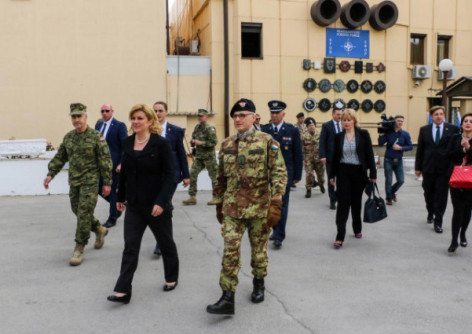 Il Comandante di KFOR riceve la Presidente della Croazia (Difesa.it)