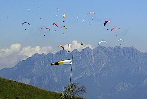 Parapendio: eventi internazionali in Friuli e Lombardia