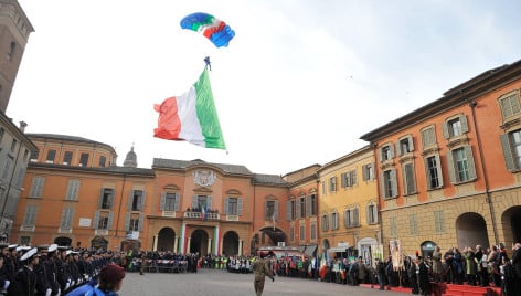 Reggio Emilia festeggia il tricolore (Esercito Italiano)