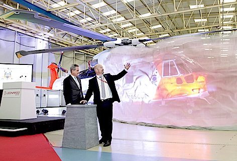 Leonardo-Finmeccanica: presentato al Ministro norvegese Anundsen il primo dei 16 elicotteri SAR AW101 per la Norvegia