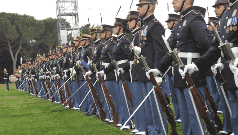 Giurano gli Allievi Marescialli (Esercito Italiano)