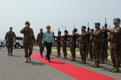 Il Ministro Pinotti in Libano (Esercito Italiano)