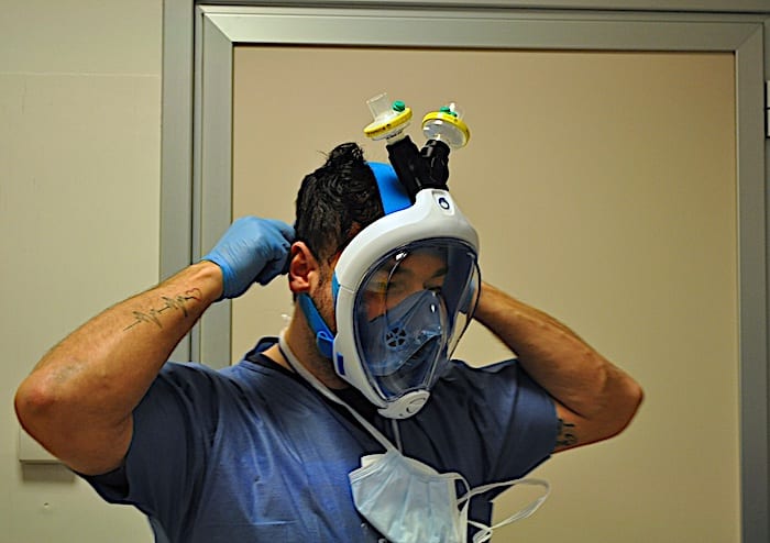 Coronavirus, Aeronautica in campo per l’adattamento di maschere da snorkeling in dispositivi medici