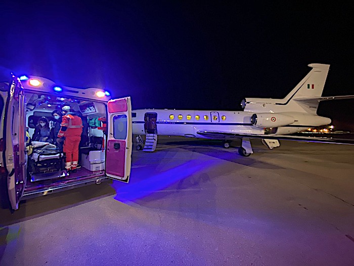 A.M.:  tratti in salvo Vigili del Fuoco e operatori bloccati dall’esondazione di un fiume. Nella notte il volo salva vita  di una bimba