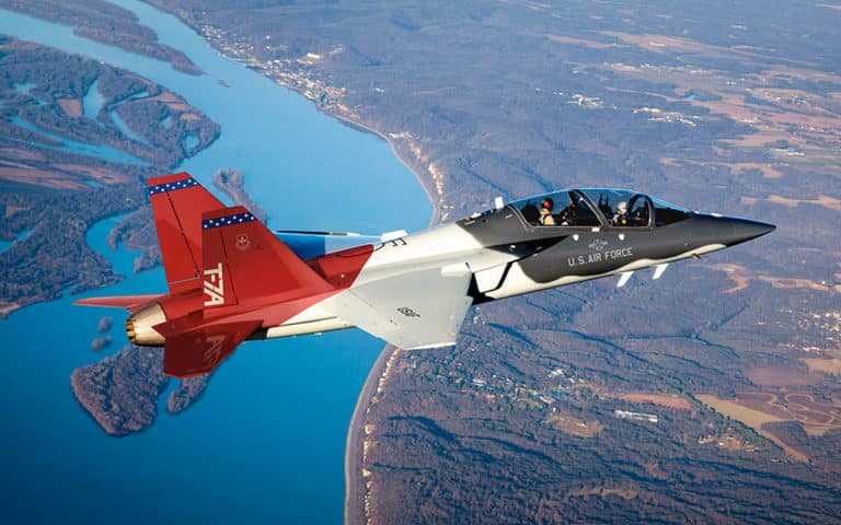 Boeing T-7A: test di spegnimento e riavvio del motore in volo per dimostrarne l’affidabilità