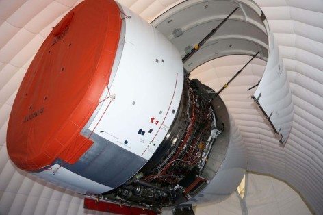 Airbus sviluppa un hangar gonfiabile portatile per la manutenzione dei motori jet