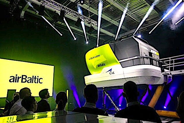 airBaltic presenta il simulatore integrale di volo Airbus A220